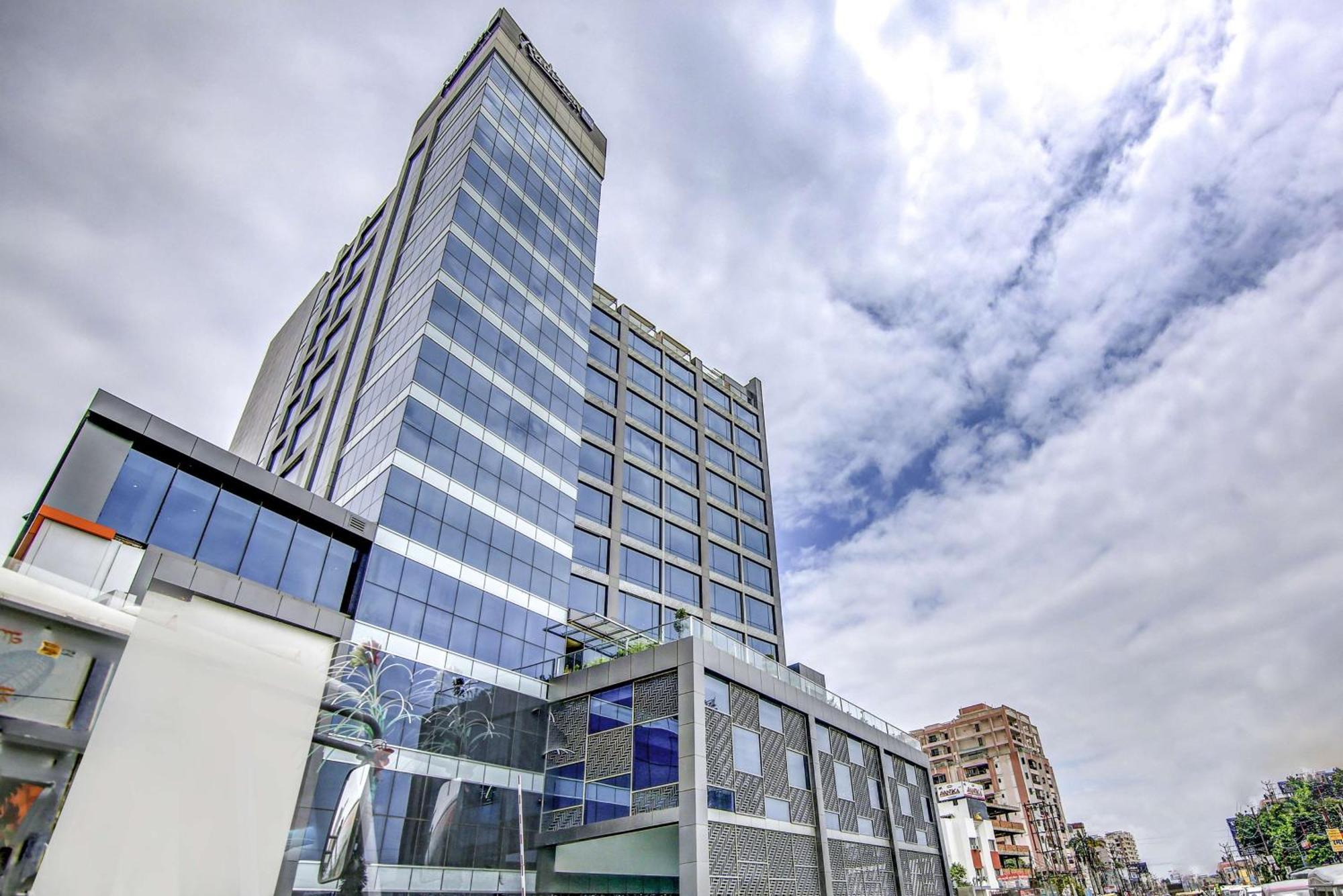 מלון Radisson Blu גורקפור מראה חיצוני תמונה